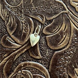 Mejuri Gold Heart charm
